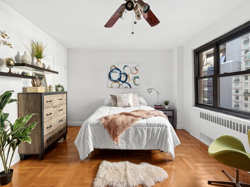 135 East 54th Street 12F, New York NY 10022