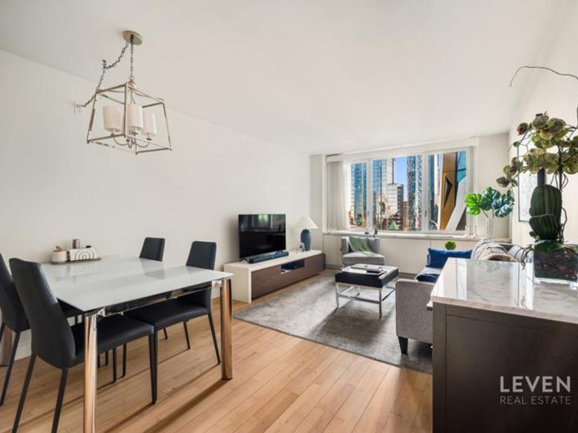 322 West 57th Street 43K, New York NY 10019
