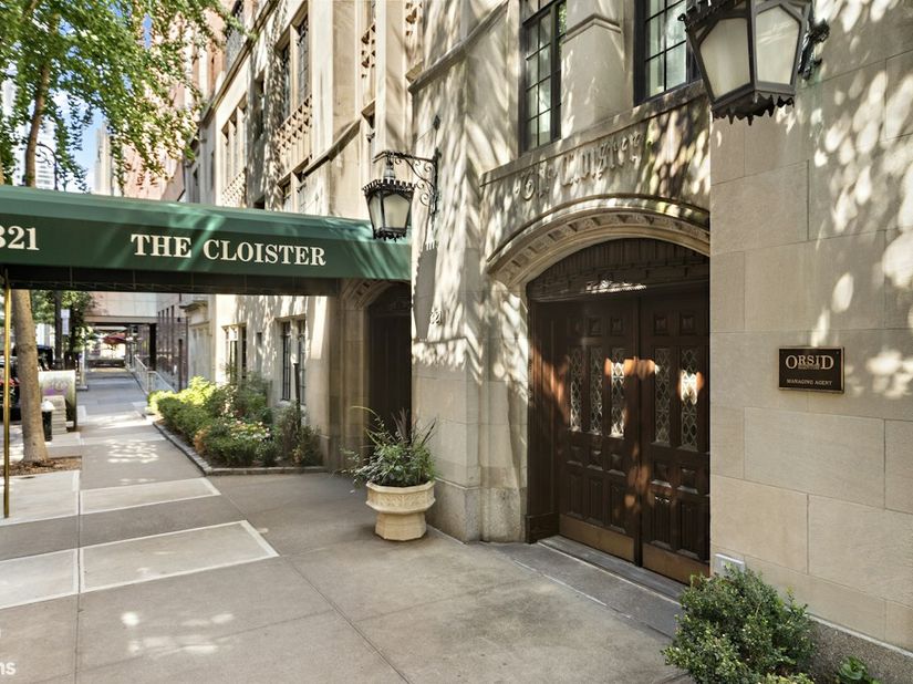 321 East 43rd Street 702, New York NY 10017