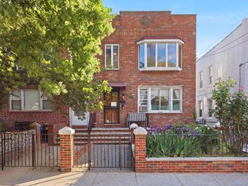 21-08 Ditmars Boulevard