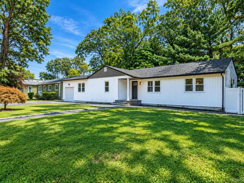 93 Putnam Avenue, West Babylon NY 11704