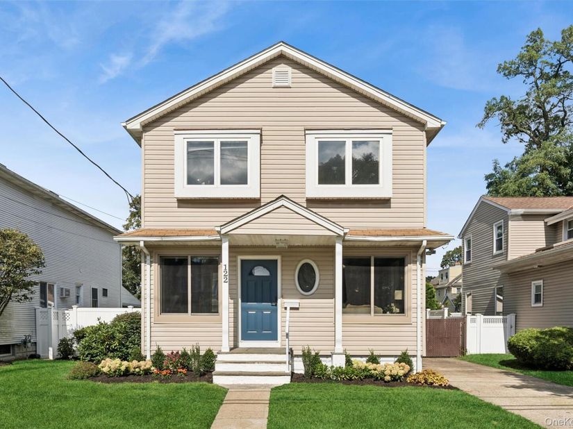 122 Commonwealth Avenue, Merrick NY 11566