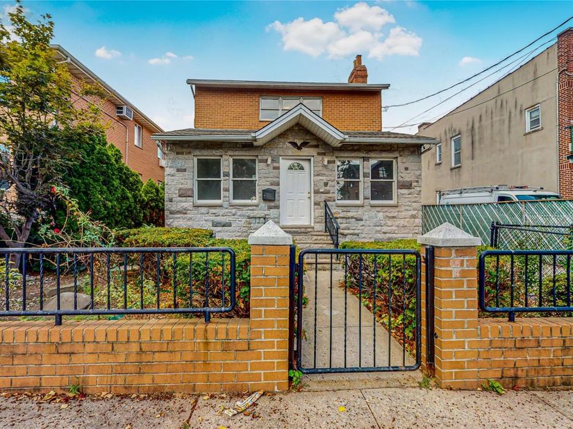20-62 49th Street, Astoria NY 11105