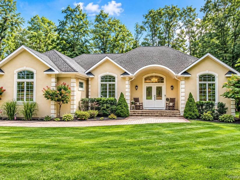 11 Valentine Road, Shoreham NY 11786