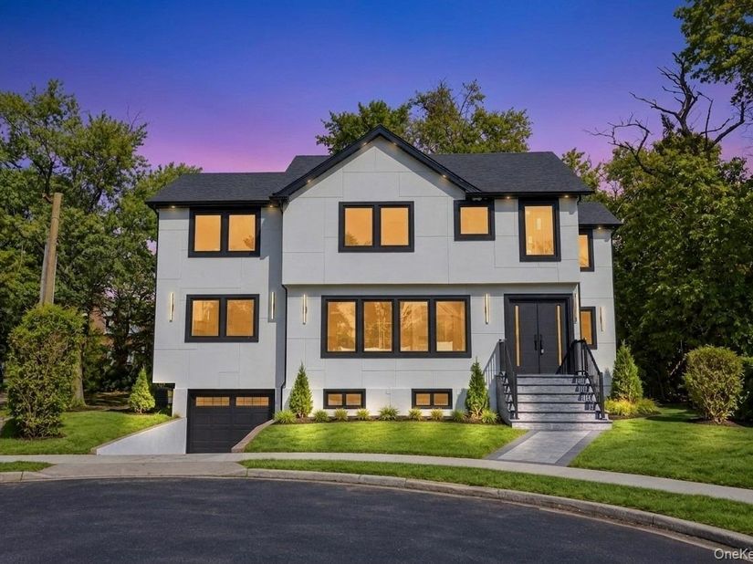 1 Garland Lane, Valley Stream NY 11581
