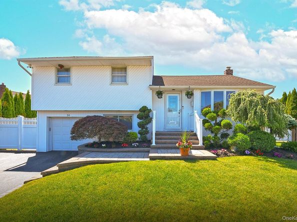 36 Lane Avenue, Plainview NY 11803