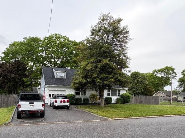 388 1st Avenue, Bayport NY 11705