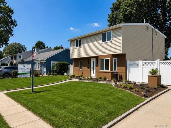 40 Buttercup Lane, Levittown NY 11756