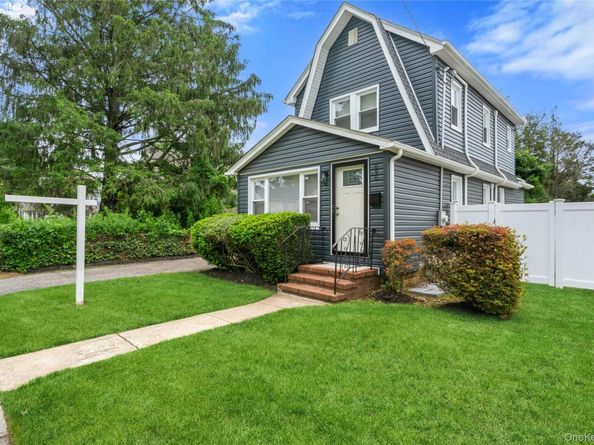 890 Kings Parkway, North Baldwin NY 11510