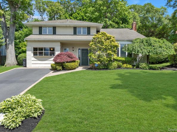 19 Cottage Court, Huntington Station NY 11746