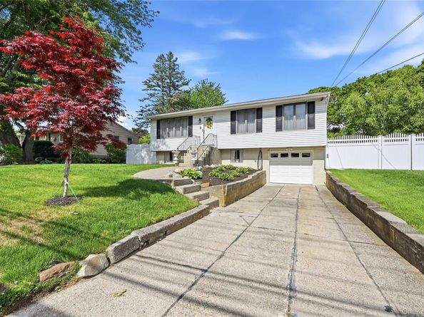 35 Randall Road, Shoreham NY 11786