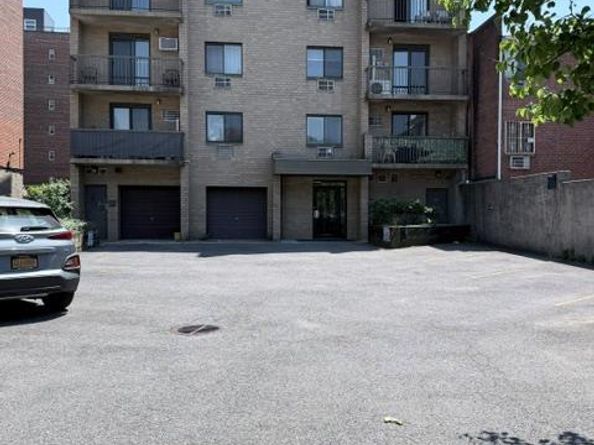 135-08 82nd Avenue 304, Briarwood NY 11435