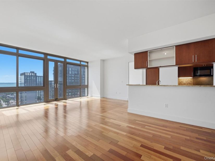 175 Huguenot Street 2602, New Rochelle NY 10801