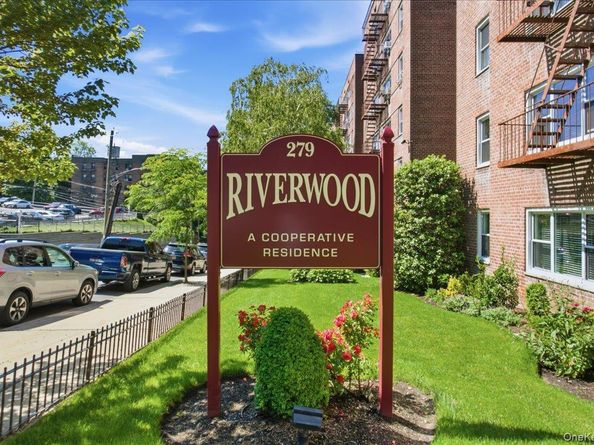 279 N Broadway 8R, Yonkers NY 10701