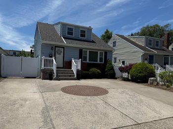 476 Bernard Street