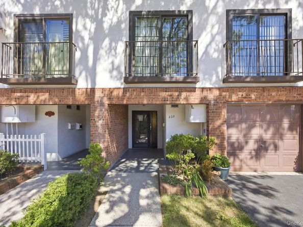 425 Schorr Drive, College Point NY 11356