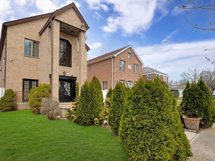 186-31 radnor Road, Jamaica Estates NY 11432