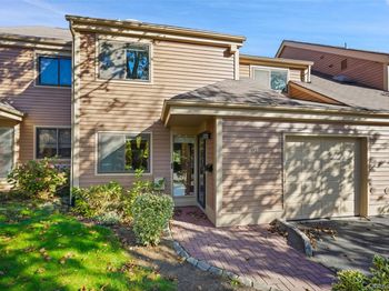 192 Ivy Hill Crescent