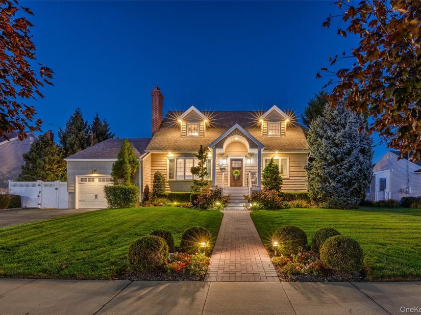 60 Nearwater Avenue, Massapequa NY 11758