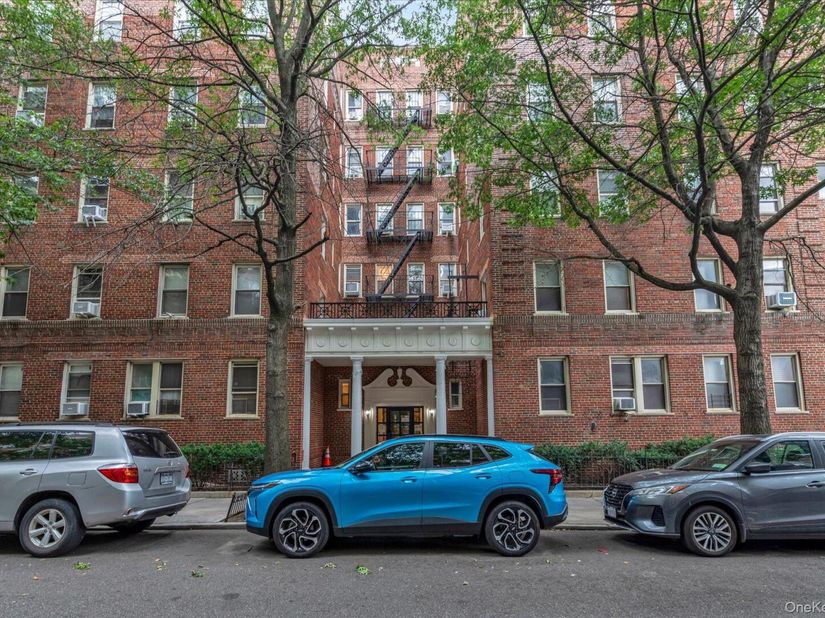 41-20 46 Street 4A, Sunnyside NY 11104
