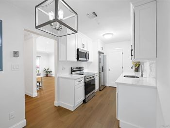 708 W Cabot Court