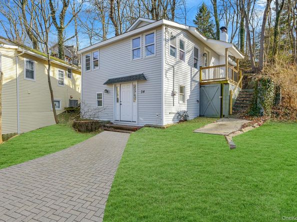 34 Glenna Little Trail, Huntington NY 11743