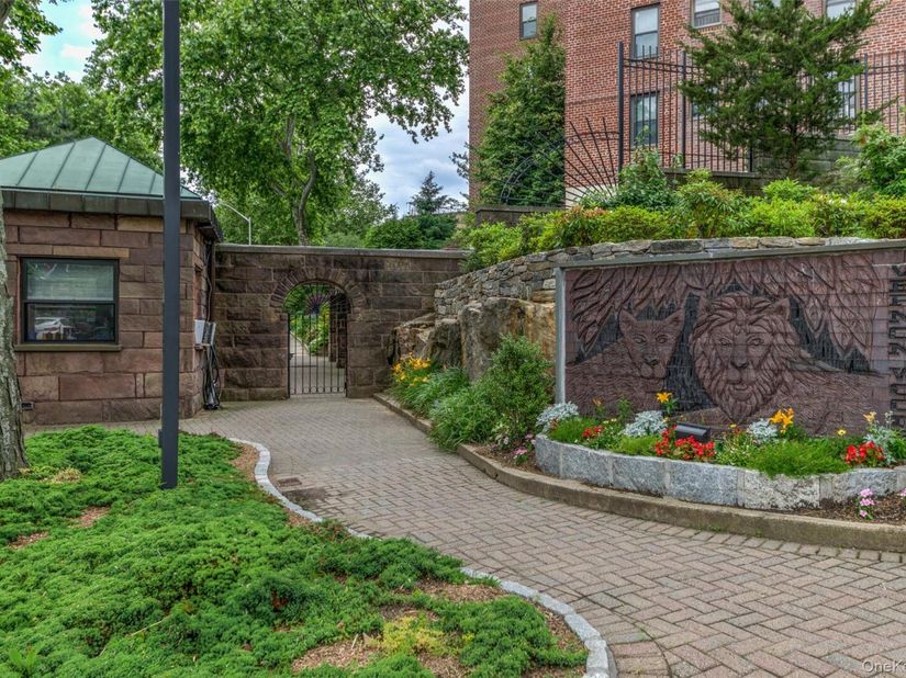 171 Pearsall Drive 6E/6F, Mount Vernon NY 10552