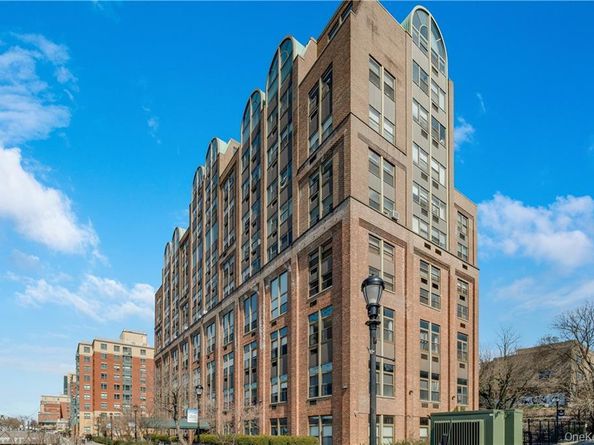 23 Water Grant Street 8I, Yonkers NY 10701