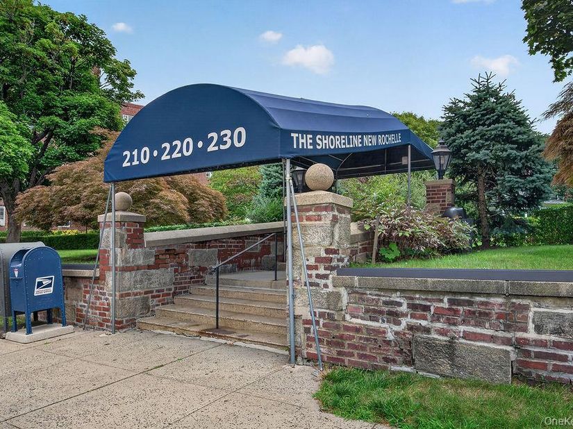 210 Pelham Road 2F, New Rochelle NY 10805