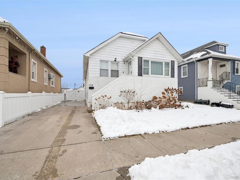1038 Traymore Boulevard, Island Park NY 11558