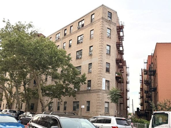70-35 Broadway C19, Jackson Heights NY 11372