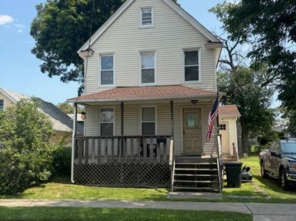 16 Star Place, Freeport NY 11520