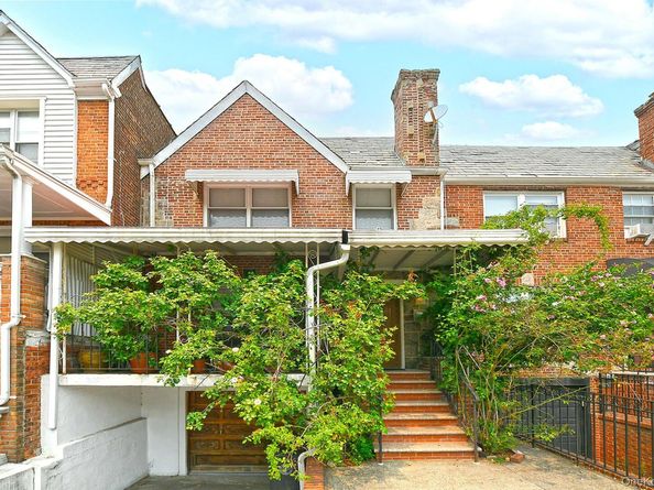 3250 32nd Street, Astoria NY 11106