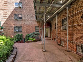 102-55 67 Road