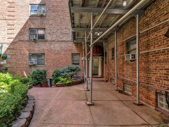 102-55 67 Road 3V, Forest Hills NY 11375
