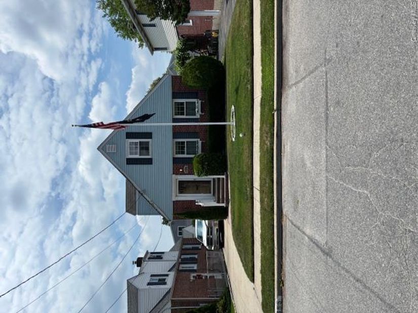 655 2nd Place S, Garden City NY 11530