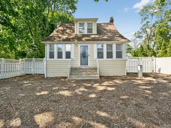87 8th Avenue