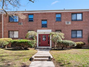 8 Lawrence Drive