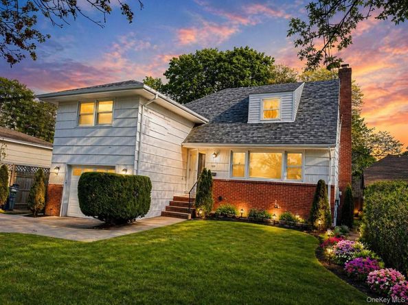 104 Phoenix Street, Hempstead NY 11550