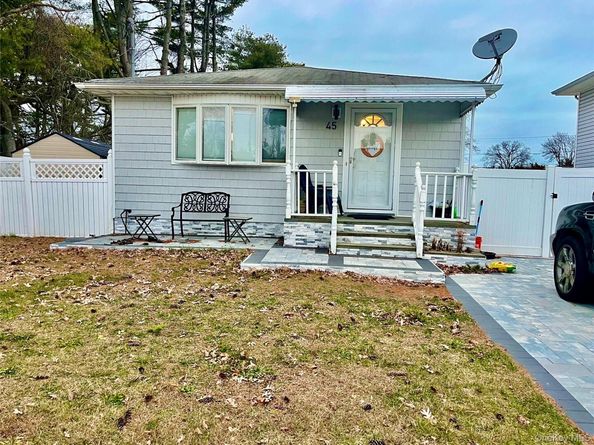 45 Amsterdam Avenue, West Babylon NY 11704