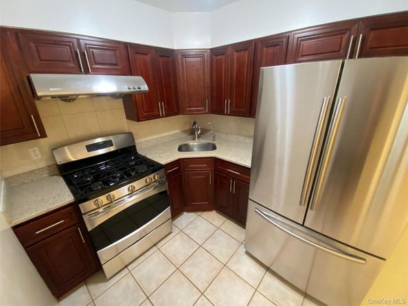 68-05 242 Street 31A, Little Neck NY 11362