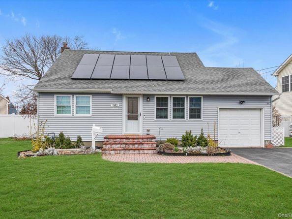 190 31st Street, Lindenhurst NY 11757