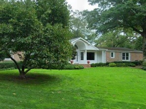 1 Northwood Court, Woodbury NY 11797