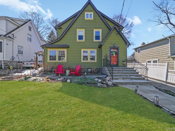 54 Lakeview Avenue, Hartsdale NY 10530