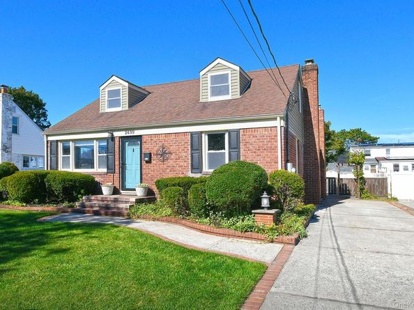 2499 3rd Avenue, East Meadow NY 11554