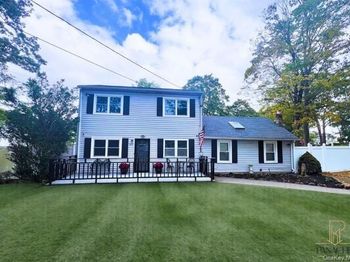 37 Lake Grove Boulevard