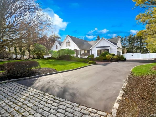 4 Miller Farms Court, Miller Place NY 11764