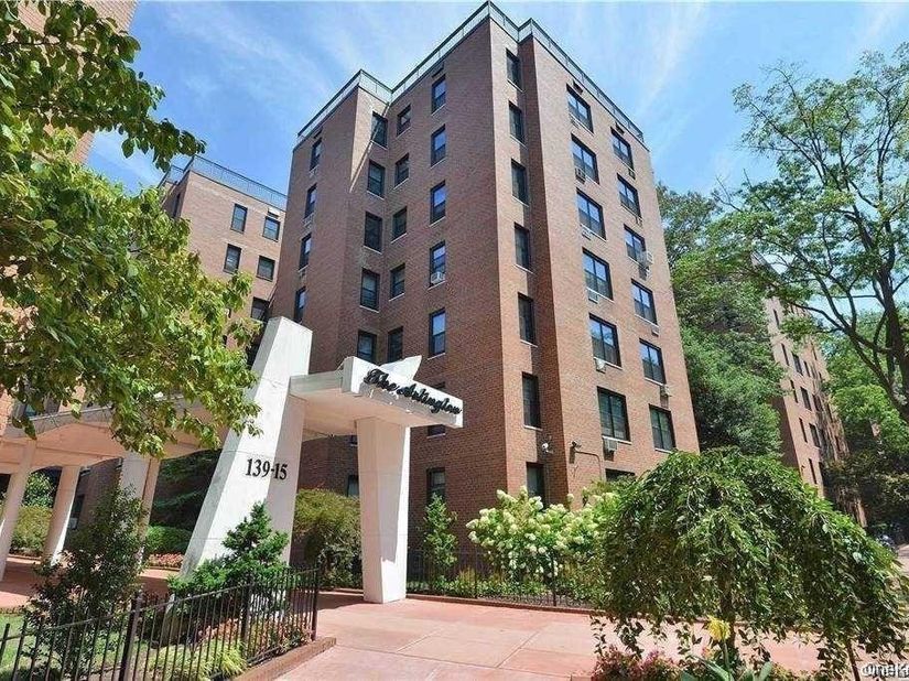 139-15 83rd Avenue 431, Briarwood NY 11435