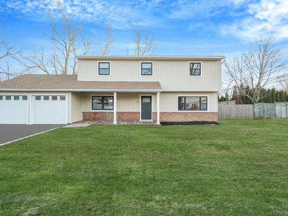 12 Chelmsford Drive, Wheatley Heights NY 11798