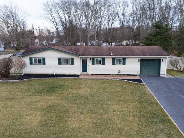 167 8th Avenue, Holtsville NY 11742